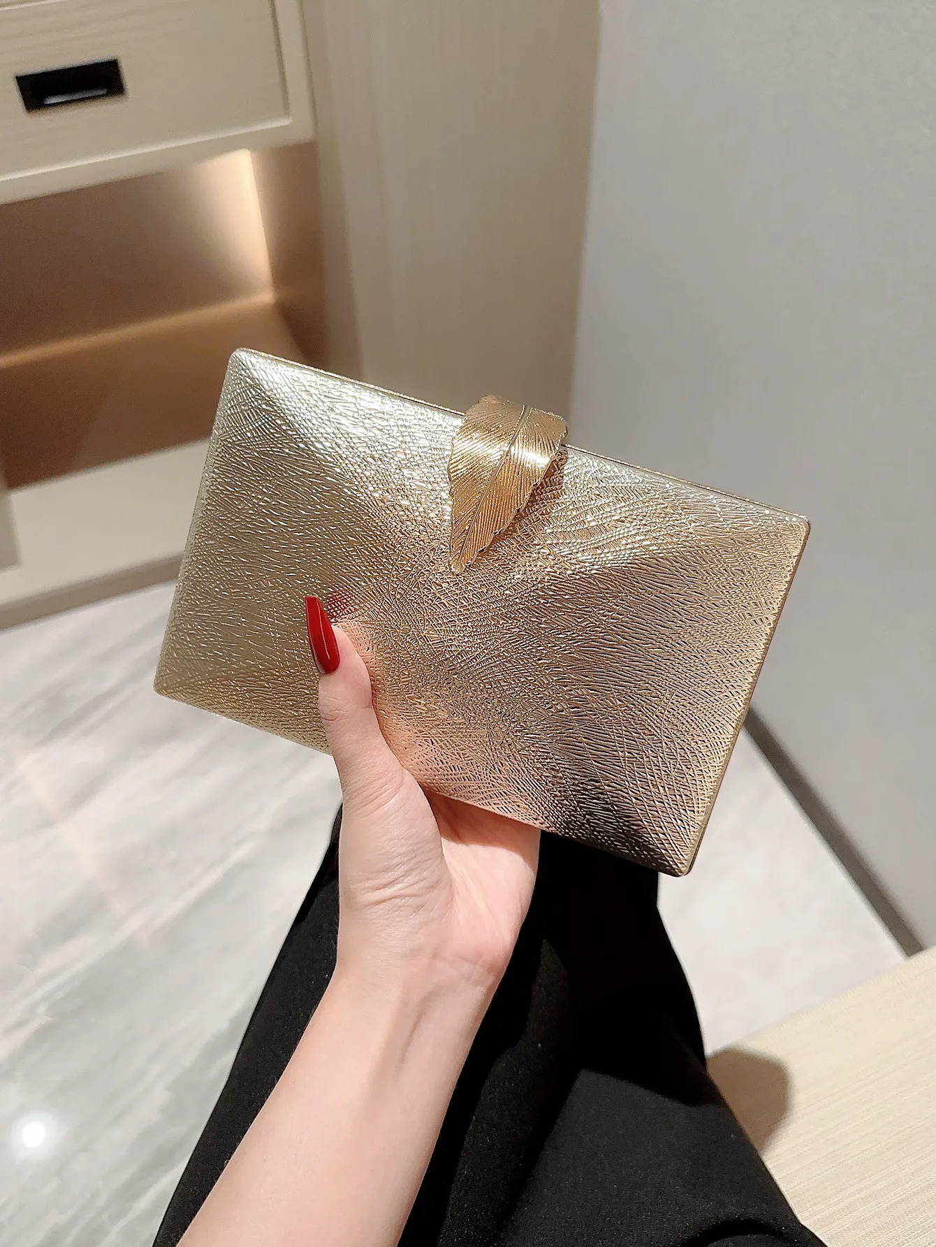Womens Fashion Gold Leaf Buckle Box Dinner Bag Clutch Chain Evening Dress Party Prom 250303