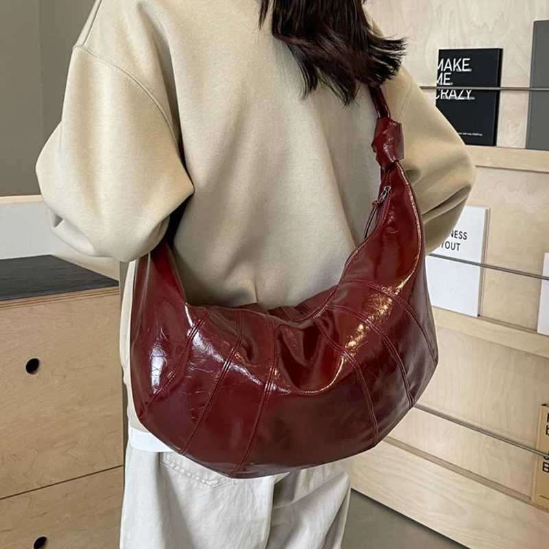 Wine red handbag womens lightweight Pu leather casual cross body bag 2024 new autumn and winter large capacity single shoulder wallet Z250303