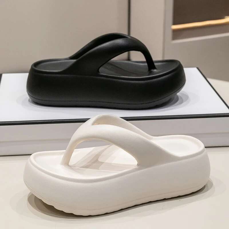 Platform for Chunky Women Summer 2025 Clip Toe Thick Bottom Cloud Slippers Woman Beach Non-Slip Soft Sole Flip ps