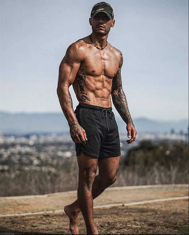 Summer Mens Shorts Quick-drying Solid Color Shorts Men Beach Fitness Jogger workout Mesh Material LightWeightT250304