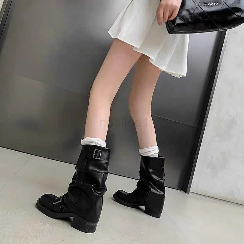 2023 Autumn/Winter New Fion Boots for Wen Round Thick Heel Belt Buckle Middle Tube Folded Stacked Boots Z250304
