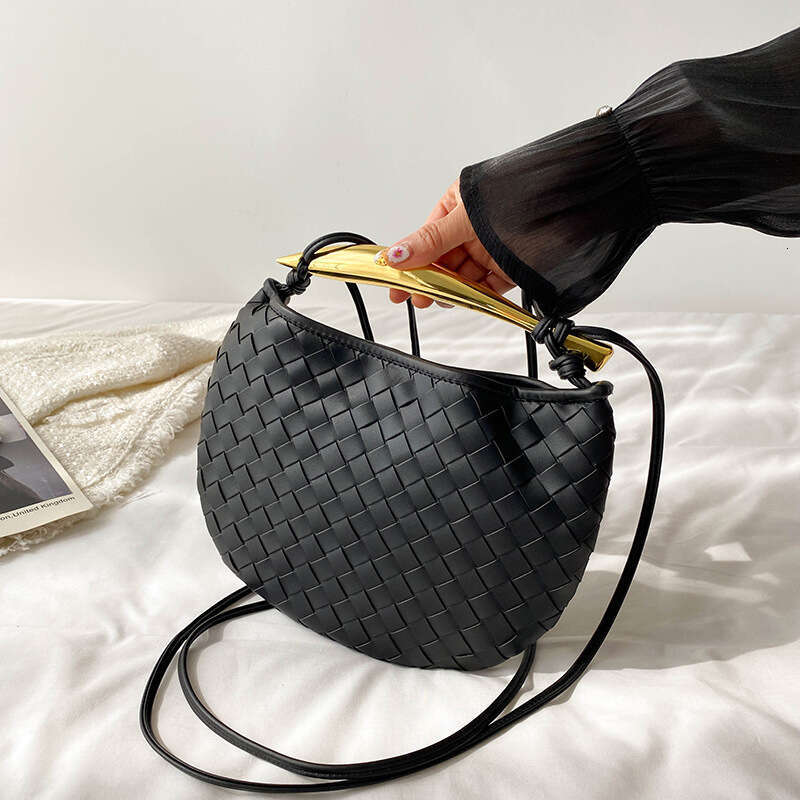 Sardine Shark Woven Hand Dumpg Bag European And American Pleated Shoulder Bags