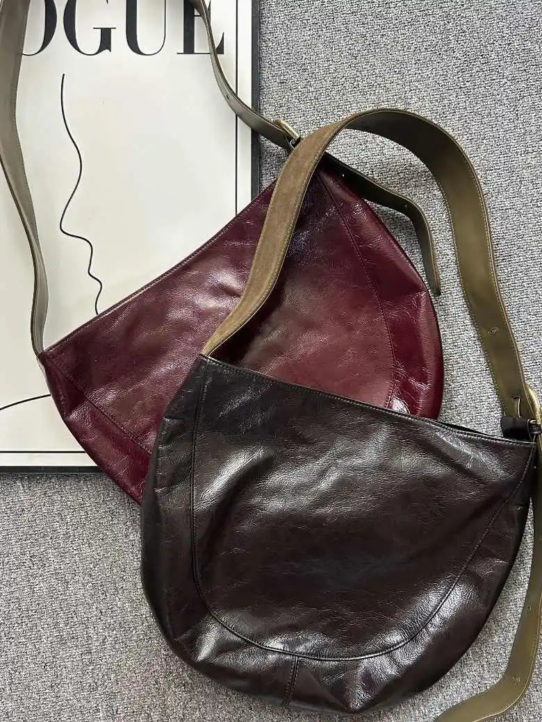 Autumn Winter Fashion Velvet Wide Shoulder Strap Crossbody Bag Women Retro Large Capacity One Shoulder Bag Lazy Style Tote Bag 250303