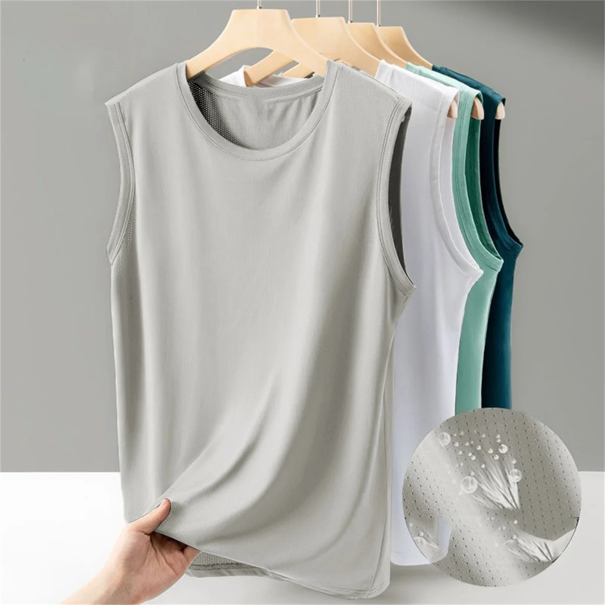 Mens solid color casual sleeveless tank top round neck Breathable Vest sweat drying tank top suitable for summer sports 250304