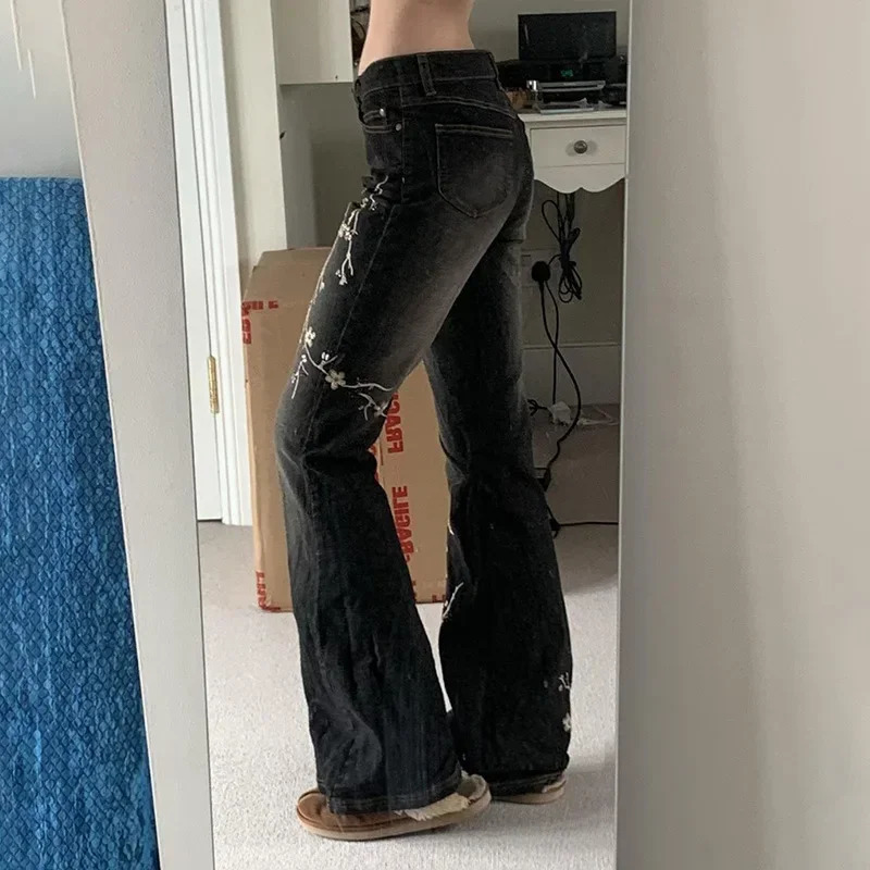 Floral Embroidery Jeans Vintage 2000s Low Rise Flared Jeans Women Retro y2k Baggy Denim Pants High Street Basic Trousers 250228