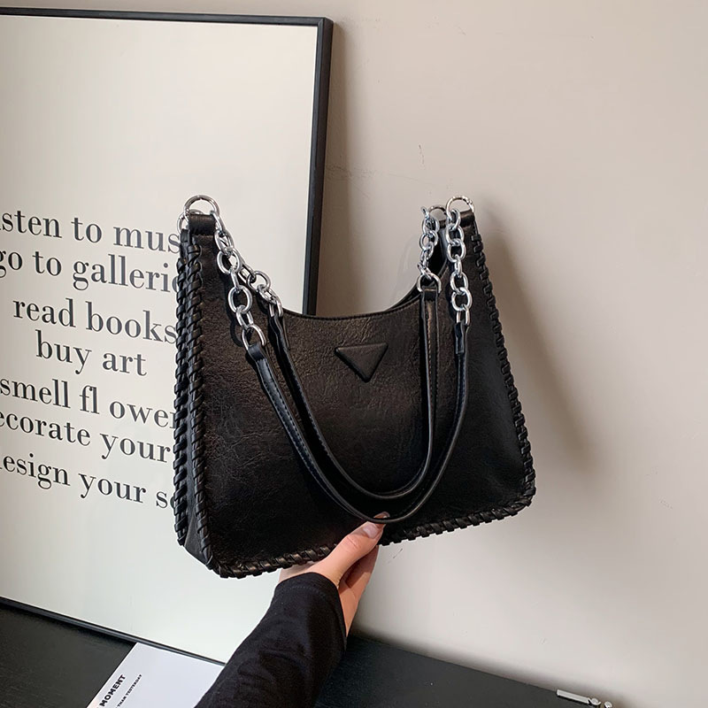 Free shipping 2025 designer Shoulder Bags For womans shoulder bags printing Latch NEW hot handbag Fashionable flap women messenger Chain armpit bag
