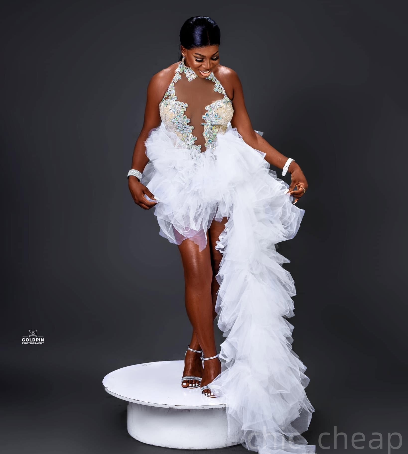 Chic White Illusion A-line Cocktail Dress Lace Crystals Tiers Sheer Neck Short Mini Graduation Homecoming Dresses For Special Occasions Sweetheart Gow