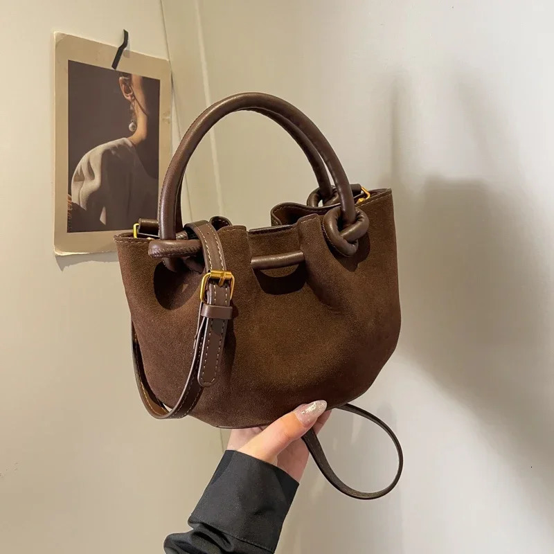Sewing Thread PU Zipper Womens Crossbody Bags Versatile Womens Bags High Quality Basic Style Youth Shoulder Bags 250303