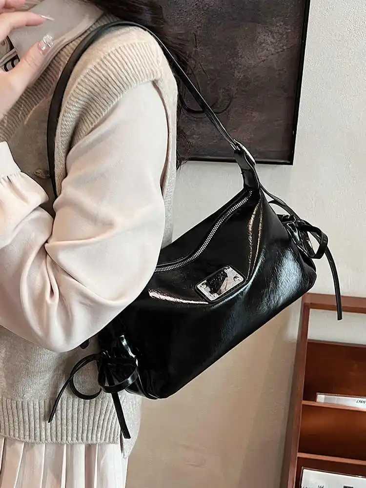 French womens red shoulder bag 2024 classic PU leather zipper design armrest bag womens commuting handbag Z250303
