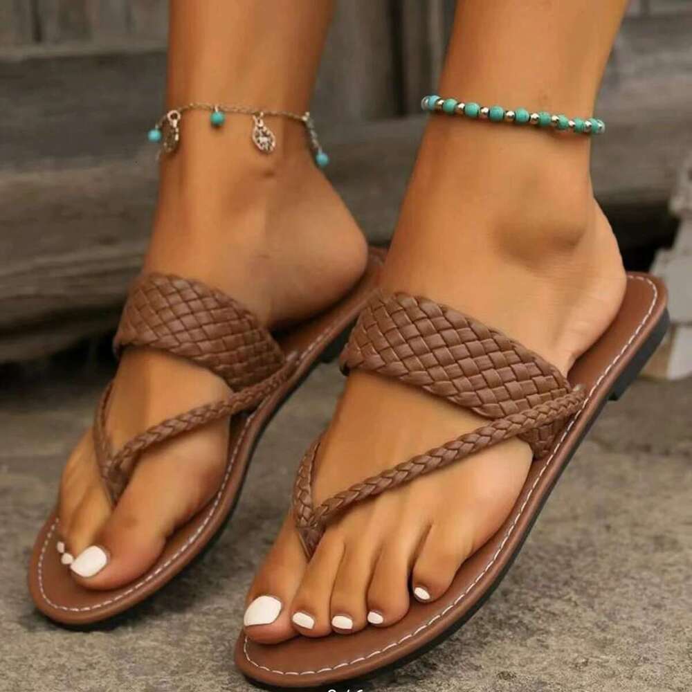 Summer 2025 New Fashion Sandals Woven Flat Heel Flip ps Beach Lightweight Comfortable Slippers Slides Women