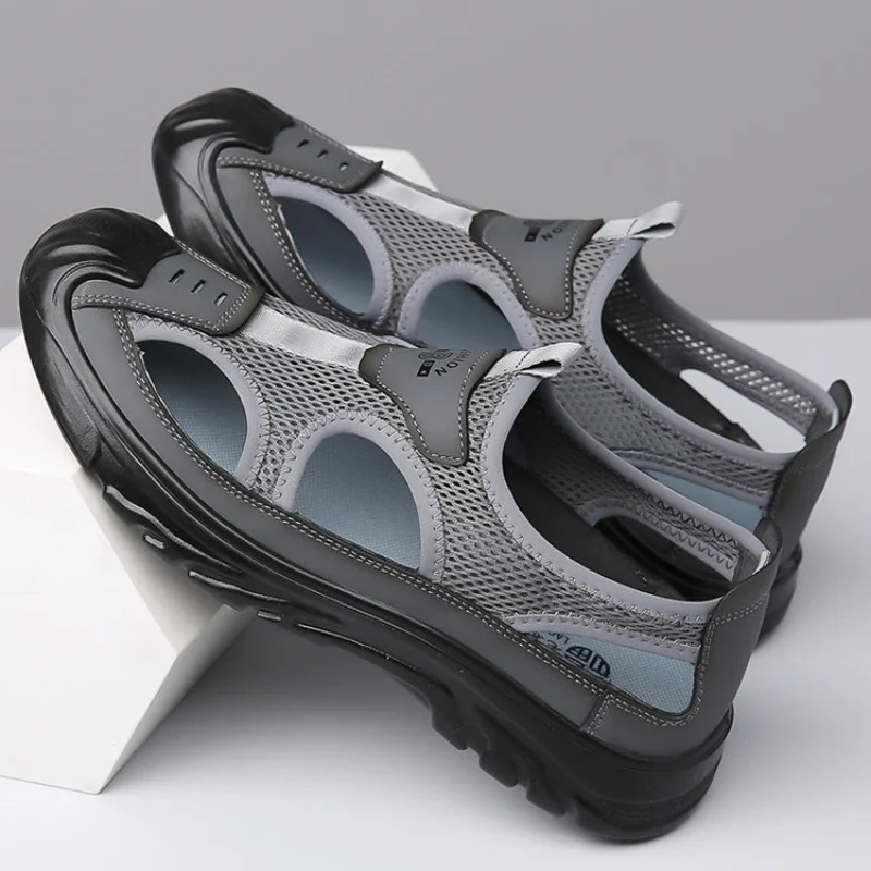 2024 Sandals Breathable Men Shoes Mesh Outdoor Men Hollow Sandals Antiskid Beach Sandals Flats Footwear Zapatillas Hombre 250303