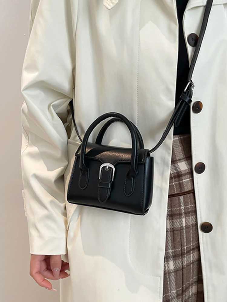 Mini Red PU Leather Flip Flat Bag Suitable for Womens Spring 2025 New Fashion Handbags and Wallets Womens Shoulder Bag Z250303
