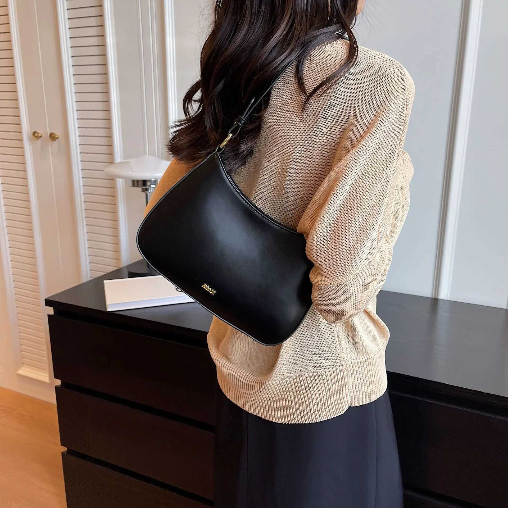 Red Underarm Shoulder Bags for Women 2025 New Texture Leather Crossbody Bag Luxury Designer Wedding Bride Handbags Trend Z250303