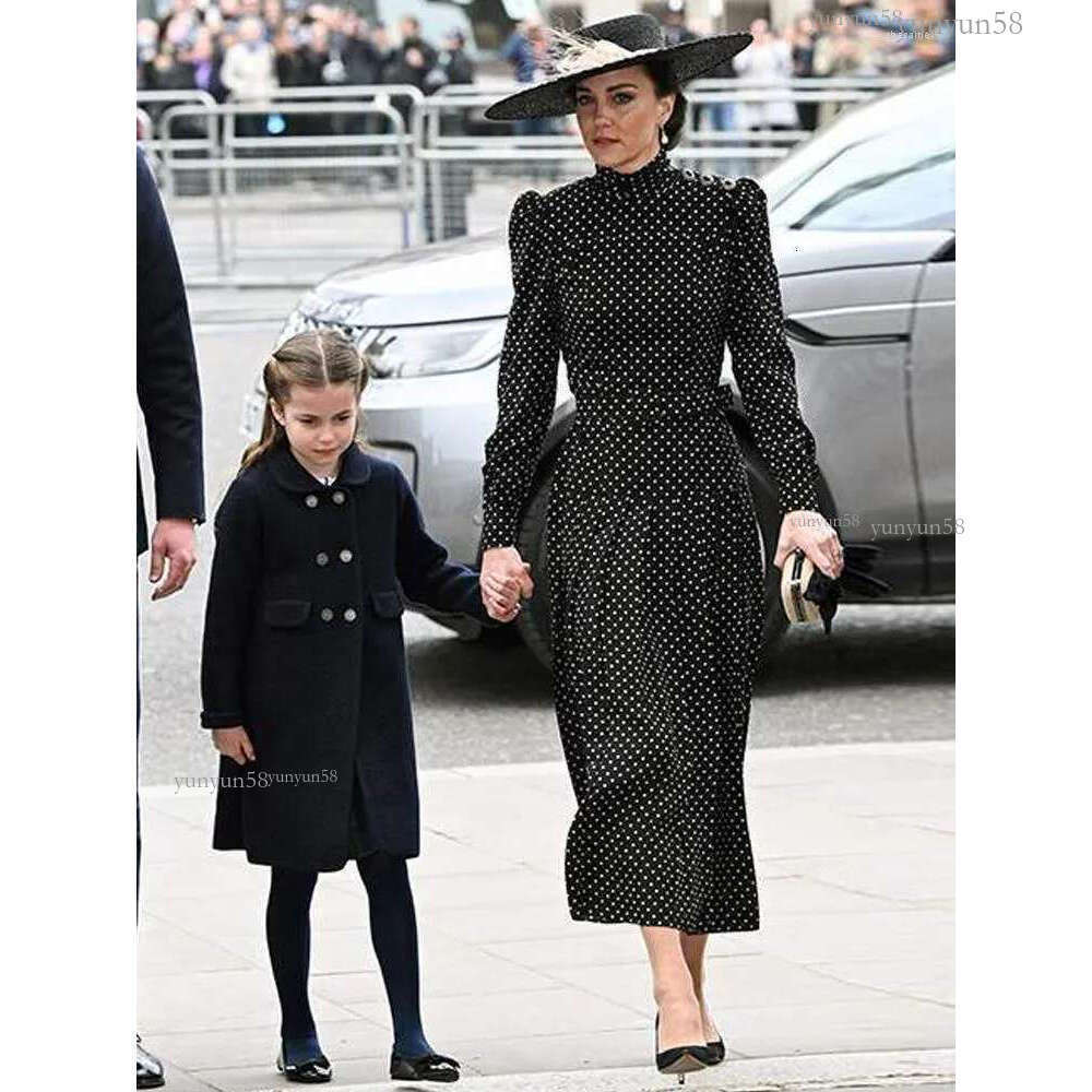 Casual Dresses Princess Kate Women Designer High Quality Spring Autumn Fashion Elegant Vintage Dot Pr
