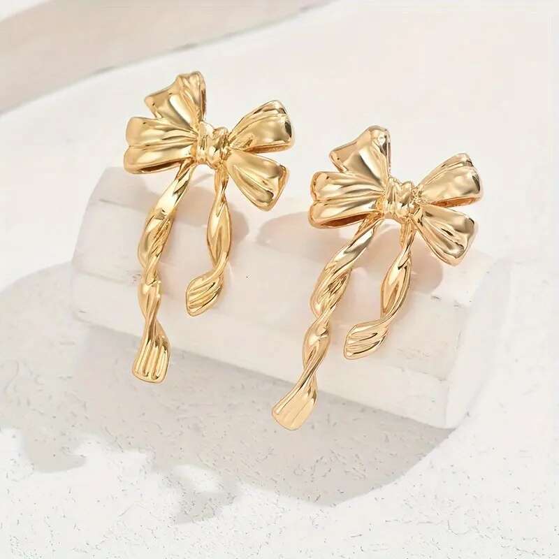 1 Pair of Fashionable and Simple Gold Bow Earrings Women, Suitable for Daily Wear