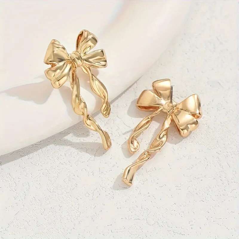 1 Pair of Fashionable and Simple Gold Bow Earrings Women, Suitable for Daily Wear