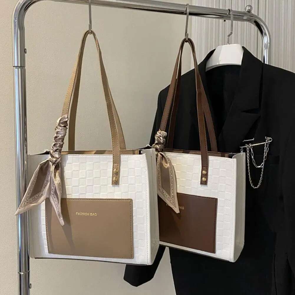Designer Korean Model Women's Women Design Tote Large Capacity Handbag Fashion Printing Shoulder Bag Trendy