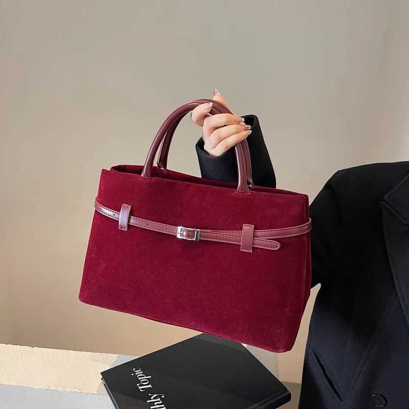 Ladies Wine Red Suede Commuter Tote Bag 2024 New Autumn/Winter Magnetic Buckle Closure Large Capacity Handbag Office Briefcase Z250303