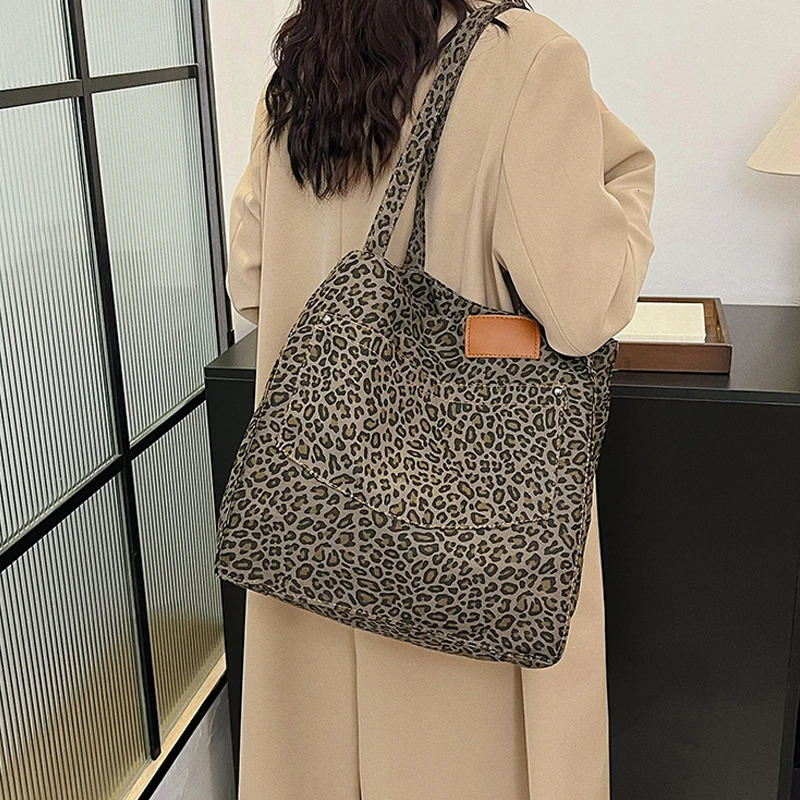 Large leopard print womens shoulder bag detachable canvas large capacity shopping handbag 2024 winter handbag 250218