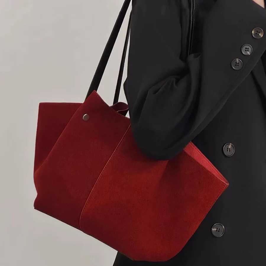 Large capacity suede Tote bag Womens new autumn/winter red bridal wedding wing shape hand bag single shoulder underarm bag Z250303