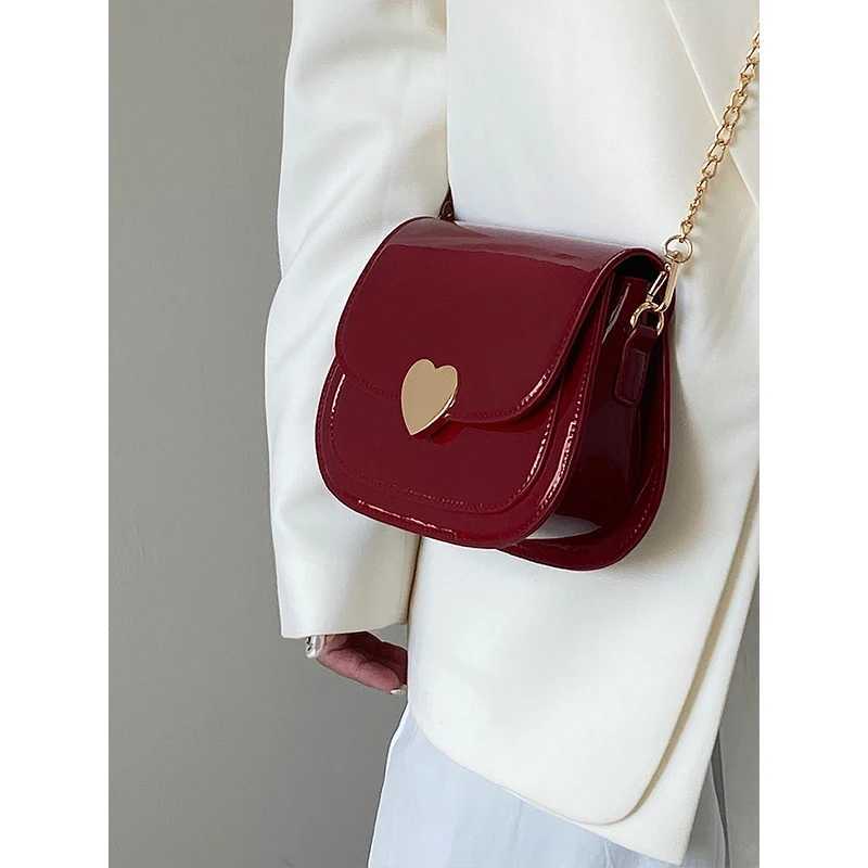 Wine Red PU Love Crossbody Bag 2023 New Ladies Lacquer Leather Shiny Magnetic Buckle Shoulder Bag Exquisite Handbag Trend Z250303