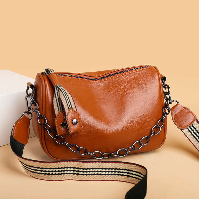 New Crossbody Bag With Simple Texture, Soft Leather Chain, Large Capacity, Versatile Shoulder Bag, Stylish Handbag