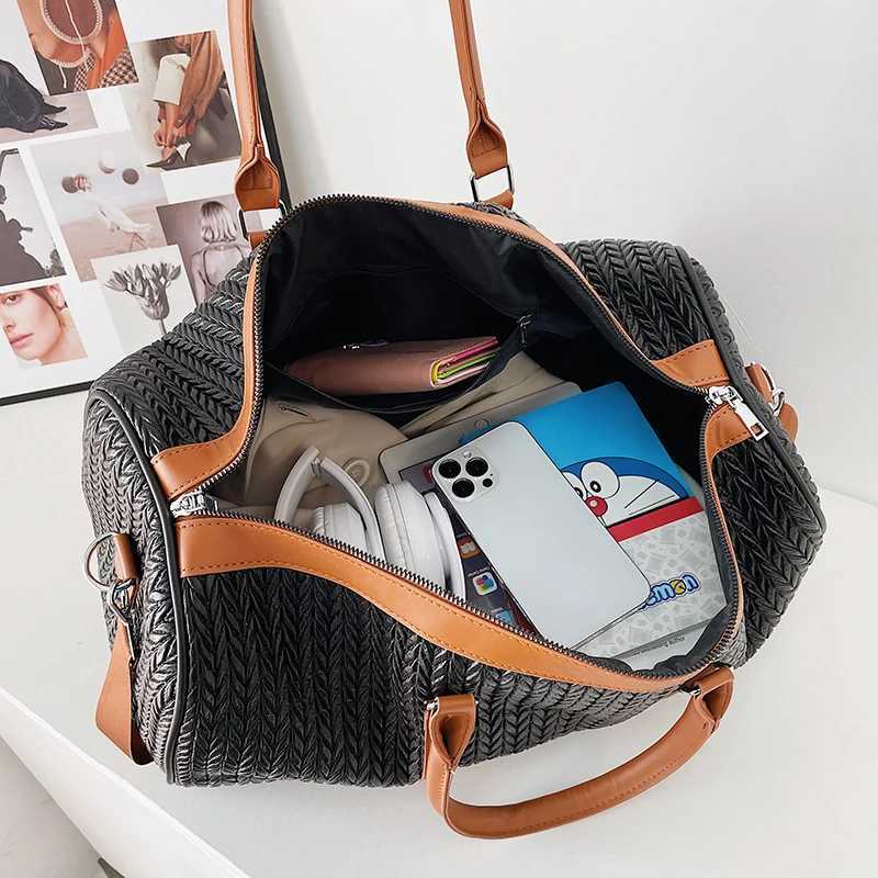 Cross Border Waterproof PU Mens Handheld Large Capacity Short Distance Travel Luggage Storage Bag Casual Folding Travel Bag Y250304