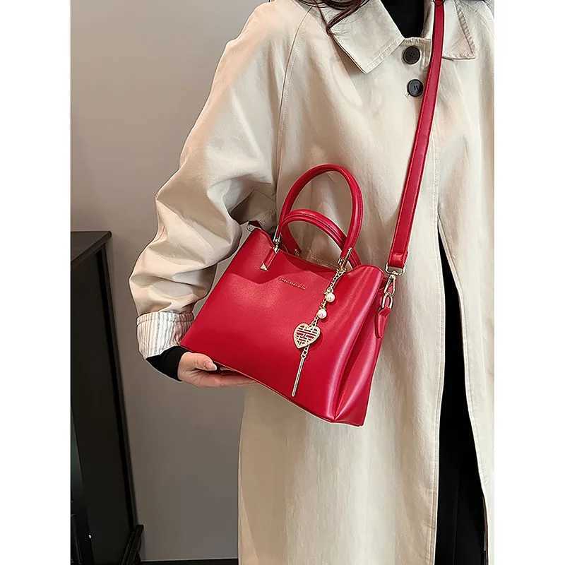 Korean Version Fashion Red Bridal Wedding Bag Handbag Womens New Luxury High Quality One Shoulder Crossbody Bag Square Bag Z250303
