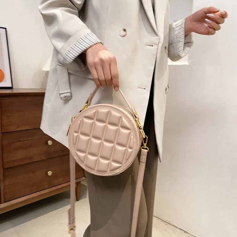 Solid color horizontal womens bag round handbag fashionable handbag mini leather shoulder bag womens bag 250303