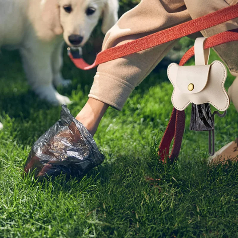 Dog Poop Pickup Bag Dispenser with Leash Clip Pet Waste Bag Dispenser for Dog Pooper Pet Outdoor PoopBag Leathers Holder