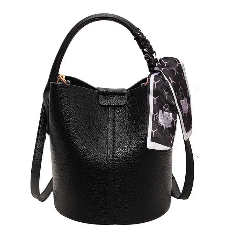 High Quality Large Capacity New Year Red Bucket Bag 2025 Womens New Solid Color Simple Handbag Fashion Pop Mini Crossbody Bag Z250303