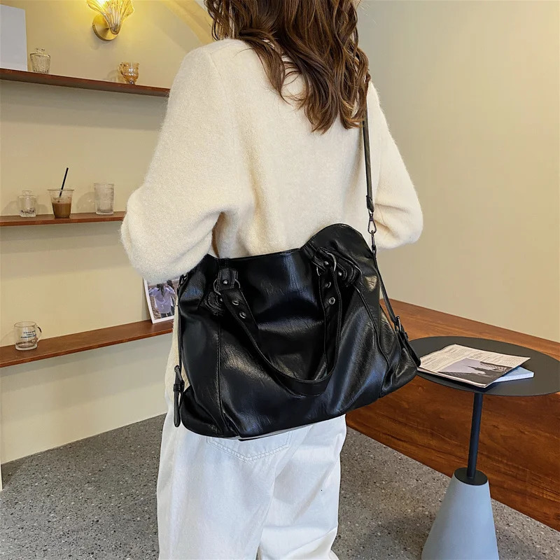 Large black shoulder bag womens large homeless shopping solid color highquality soft leather cross body handbag travel 250303