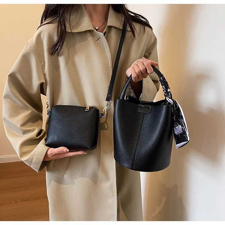 Luxury Women Shoulder and Crossbody Bags Red PU Bucket Two-purpose Bag for Ladies 2024 Fashion Versatile Handbags and Purse Z250303