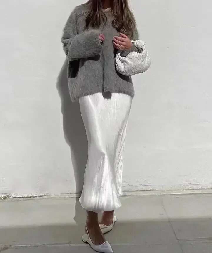2025 New Autumn Women 30% Alpaca Round Neck Loose Silhouette Long-Sleeved Sweater
