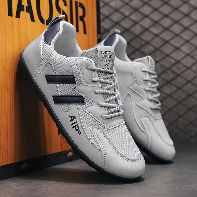 Spring And Summer 2025 Designer s New Outdoor Lightweight Running Sports Breathable Soft Sole Anti Slip Men s Multi functional Leisure Travel Low Cut 