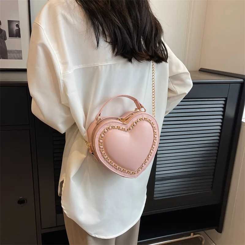 Women Purses And Handbags Fashion Red Love Heart Shape Shoulder Bag Women Chain Crossbody Bag Ladies Purse And Clutch Bag Z250807