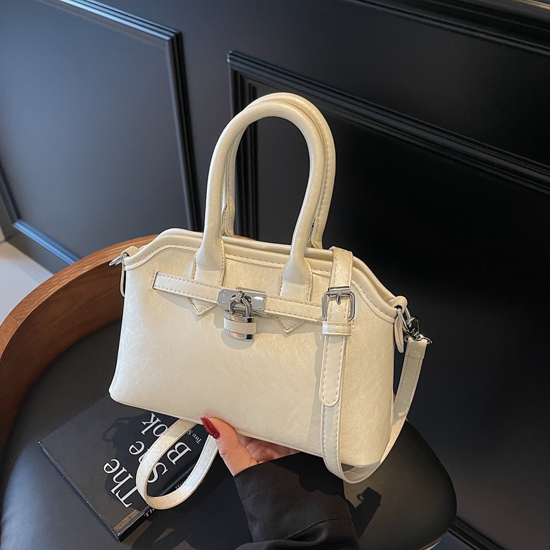 Free shipping 2025 designer Shoulder tote Bags For womans handbag Fashionable casual buckle flap women crossbody bag