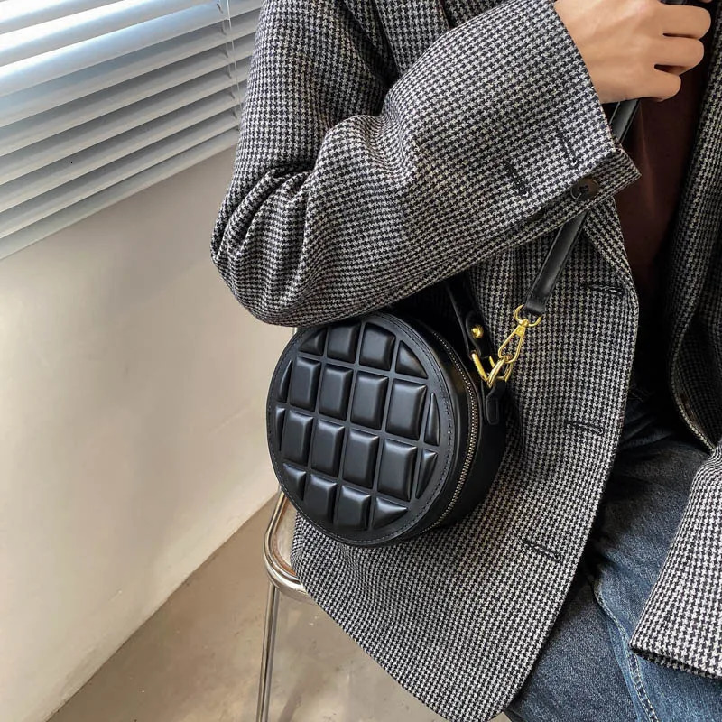 Solid color horizontal womens bag round handbag fashionable handbag mini leather shoulder bag womens bag 250303