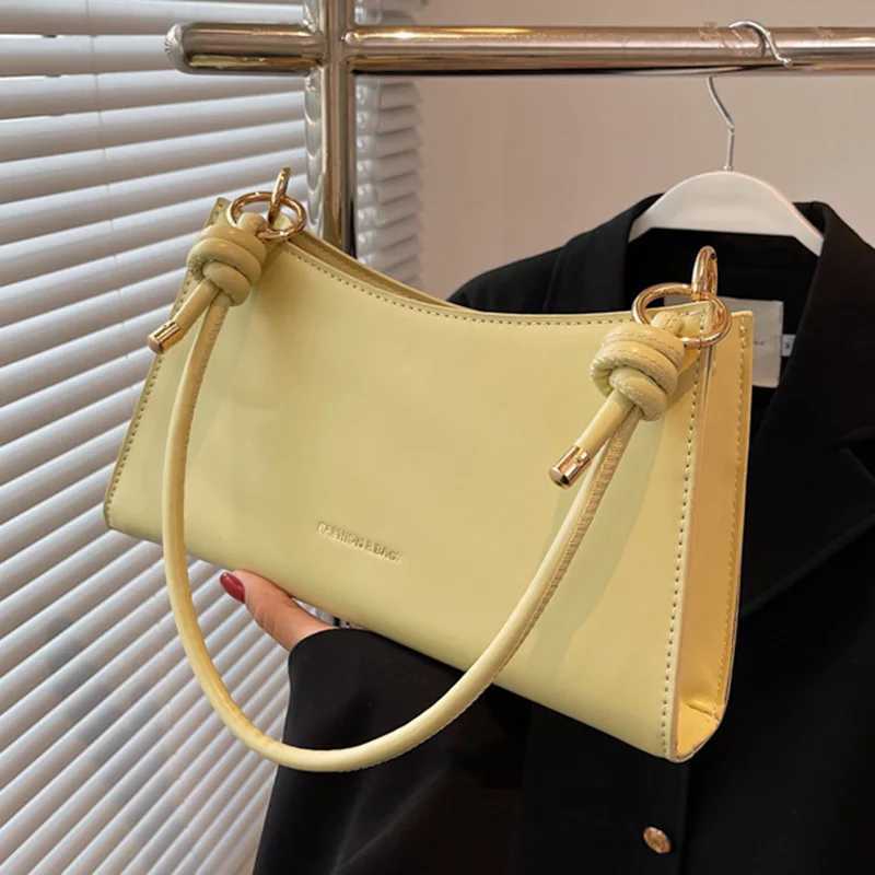 Fashion Wedding Bag Womens 2023 New Temperament Simple Shoulder Underarm Bag Luxury Designer Red Bride Handbags Trend Z250303