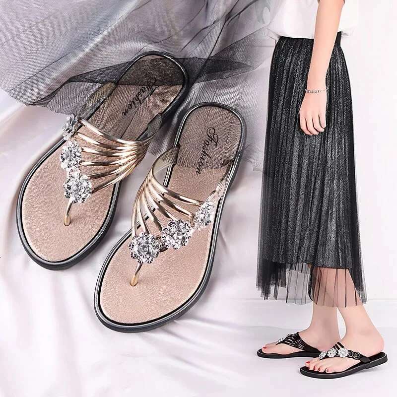 Flat Sier New Shoes Light Outerwear Casual Flip ps 2025 Women's Slippers Summer Sandals