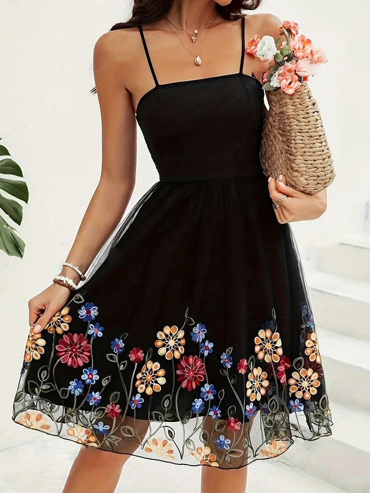 Womens Stylish vintage Sling Dress Holiday Sexy embroidered Short Summer Camisoles Backless Sleeveless Casual Slip 250227Z