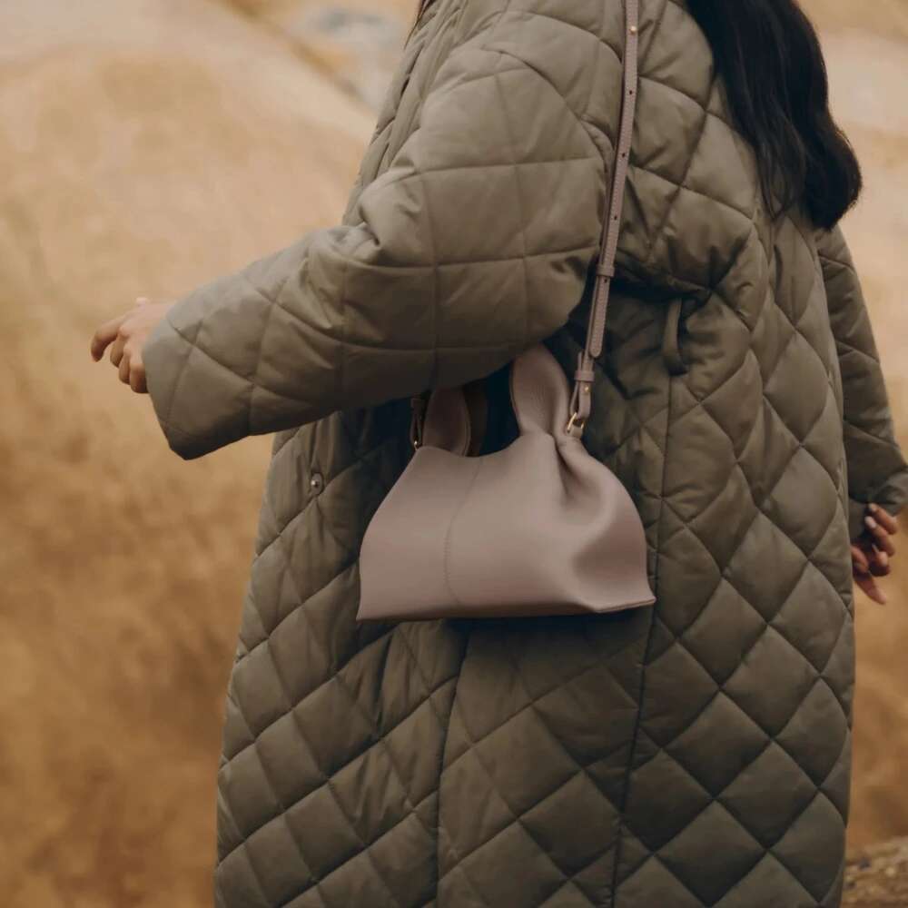 2025 New Women's Shoulder High Quality Lychee Pattern Leather Cloud Bag Designer Fashion Handbag