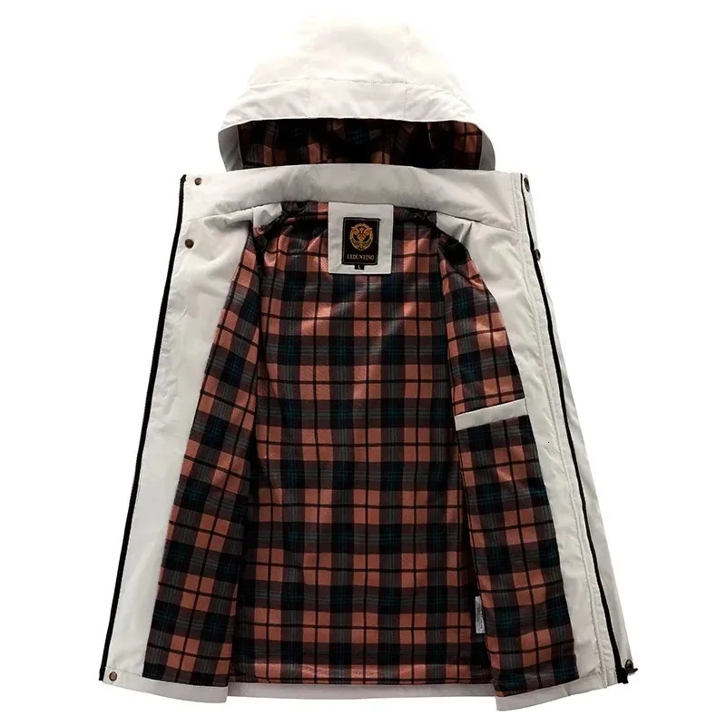 Spring And Autumn Mens Windbreaker Outdoor Soft Shell Windproof Waterproof Jacket Long-Sleeved Hooded Solid Color Jacket 250303
