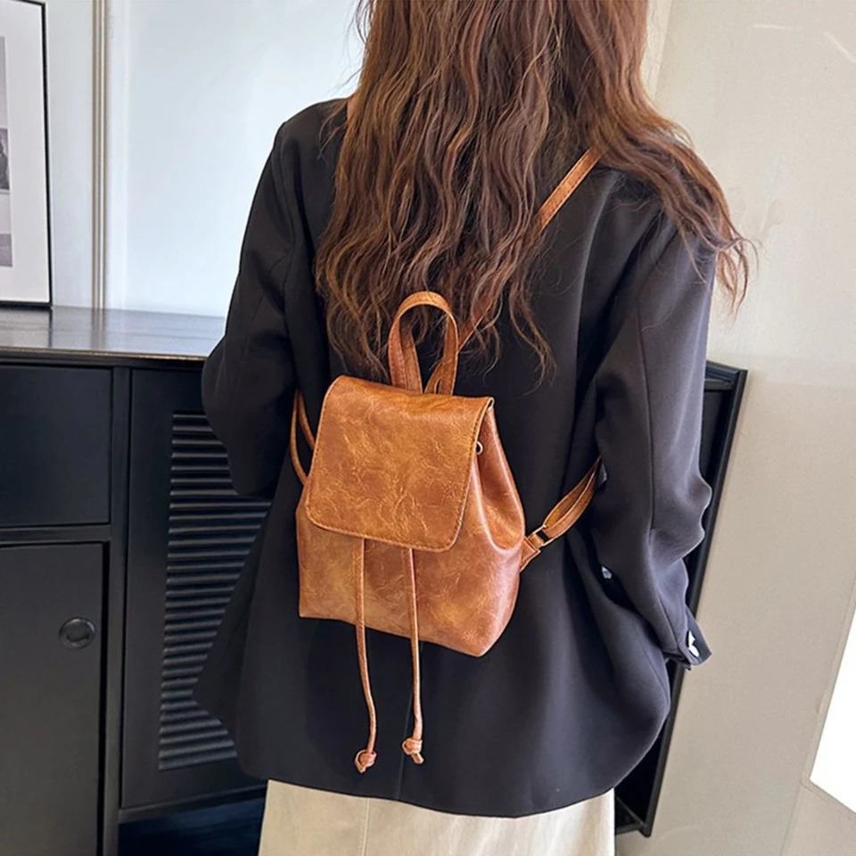 Ship from US Vintage Style PU Leather Backpack Solid Color Flap Schoolbag Casual Daypack Versatile Shoulder Bag For Women 250304FBB