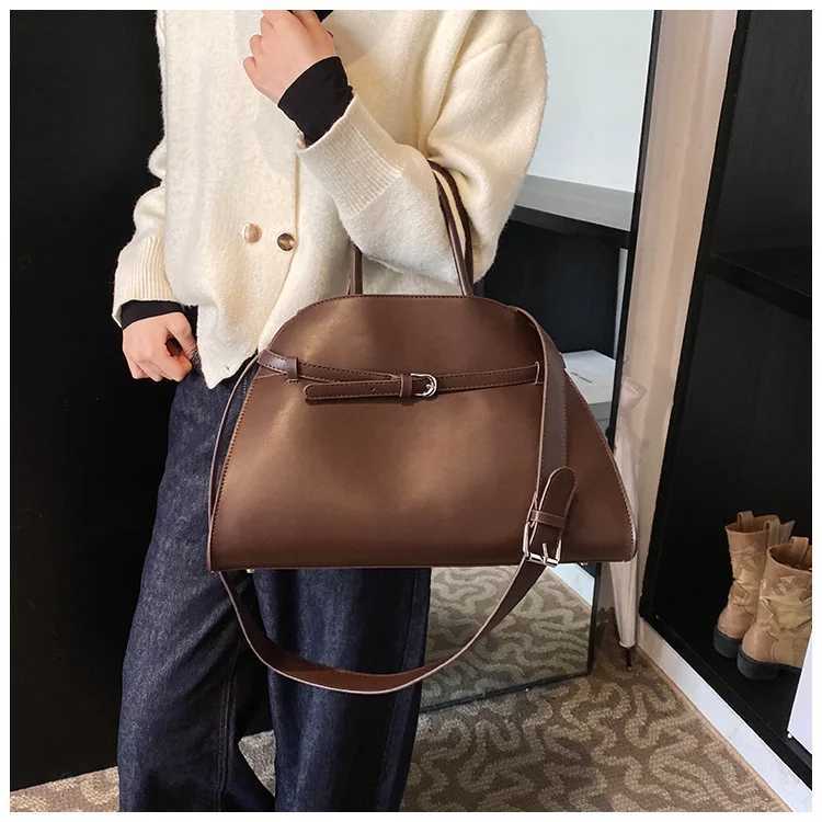 Luxury Designer Lock PU Leather Womens Handbag Retro Crossbody Bag Saddle Tote Y250303