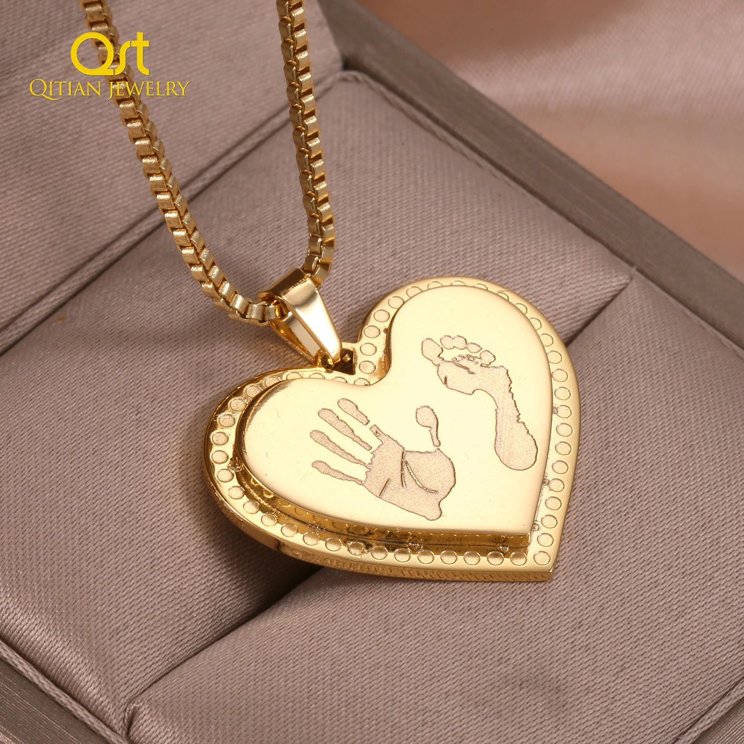 Actual Baby FootPrint Mom Necklace personalized Engraved born Handprint Name Chain Stainless Steel Heart Jewelry Gift For Her 250304