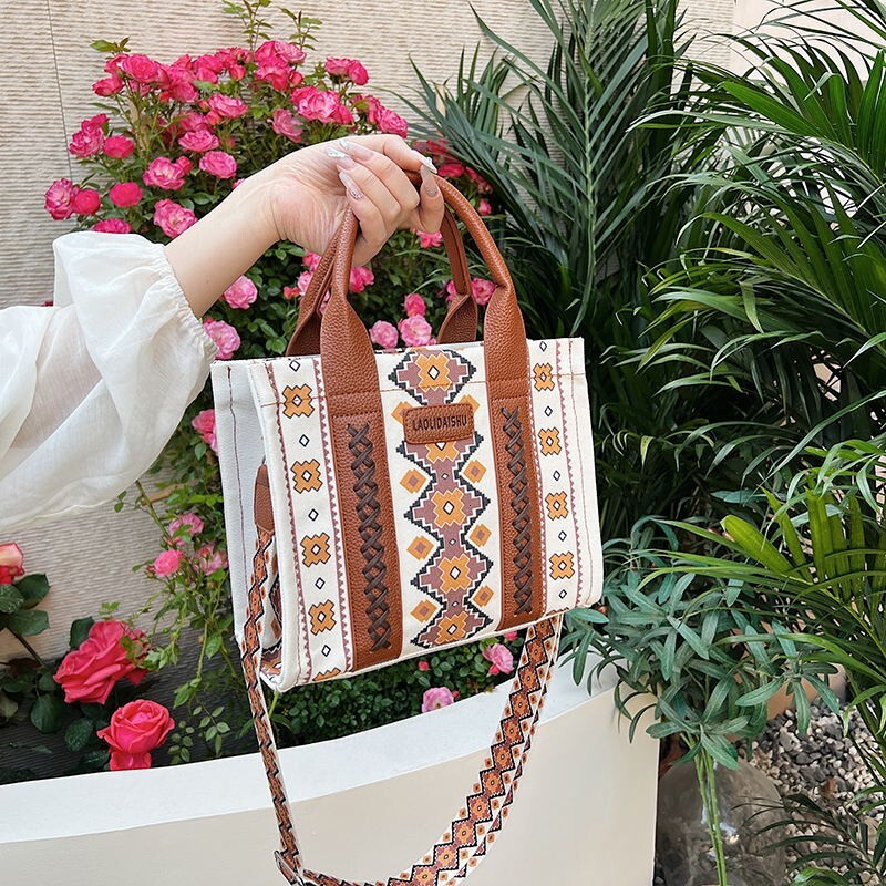 Women's Fashion Single Shoulder Crossbody Bag New Cotton And Hemp Printed Bohemian Portable Women's Bag