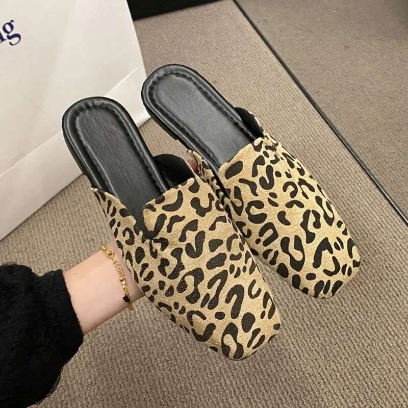 Women Flats Leopard Mules Shoes Spring 2025 Fad Sgback Slippers Designer New Flip ps Ladies Casual Walking atos Mujer