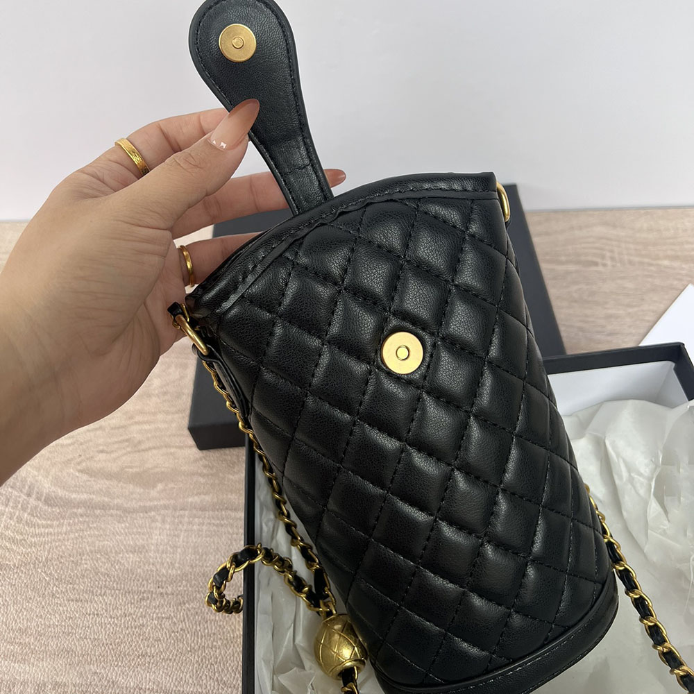 Classic Mobile Phone Women Leather Chain Shoulder Chest Pack Lady Small Waste Bag Storage box