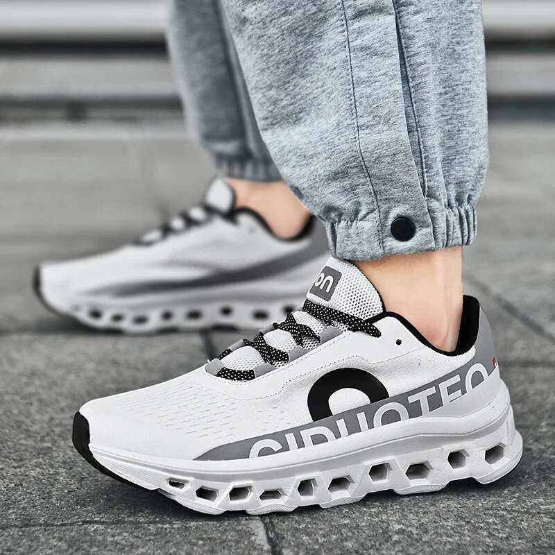 Men's breathable running Fas hion cushioning Running Sports trendy Popcorn sole Road sho es